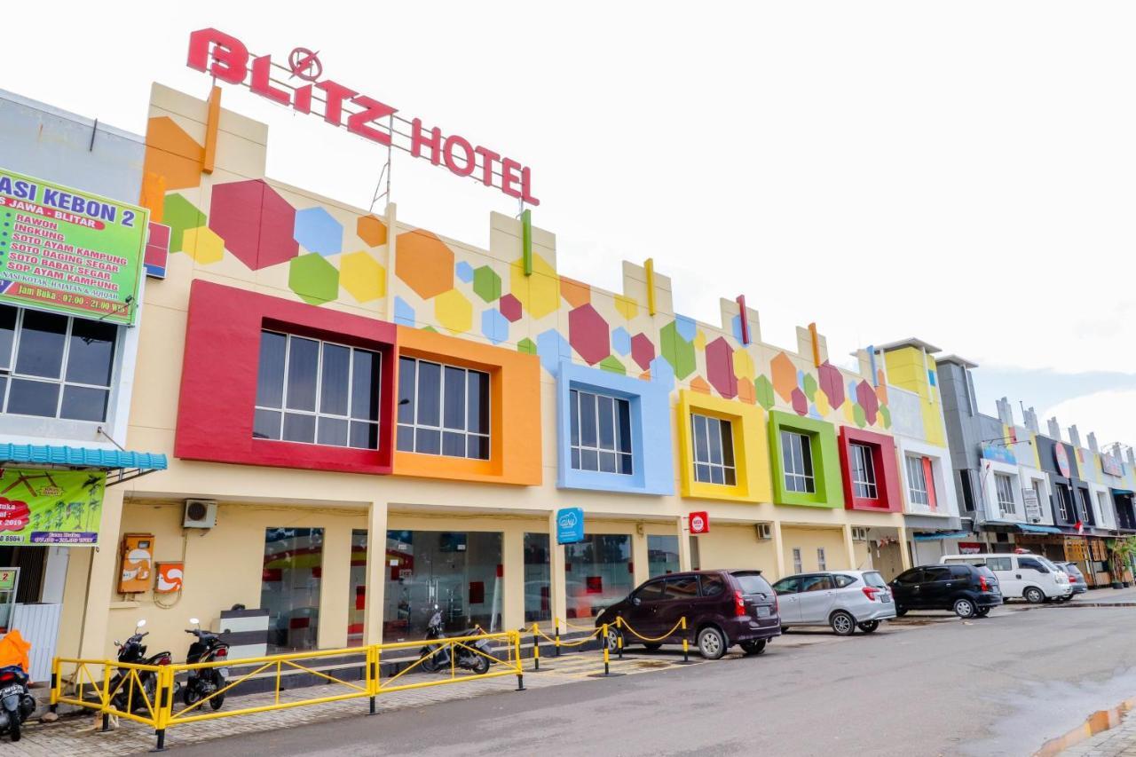 Blitz Hotel Batam Near Sultan Mahmud Ri'Ayat Shah Sekupang Esterno foto